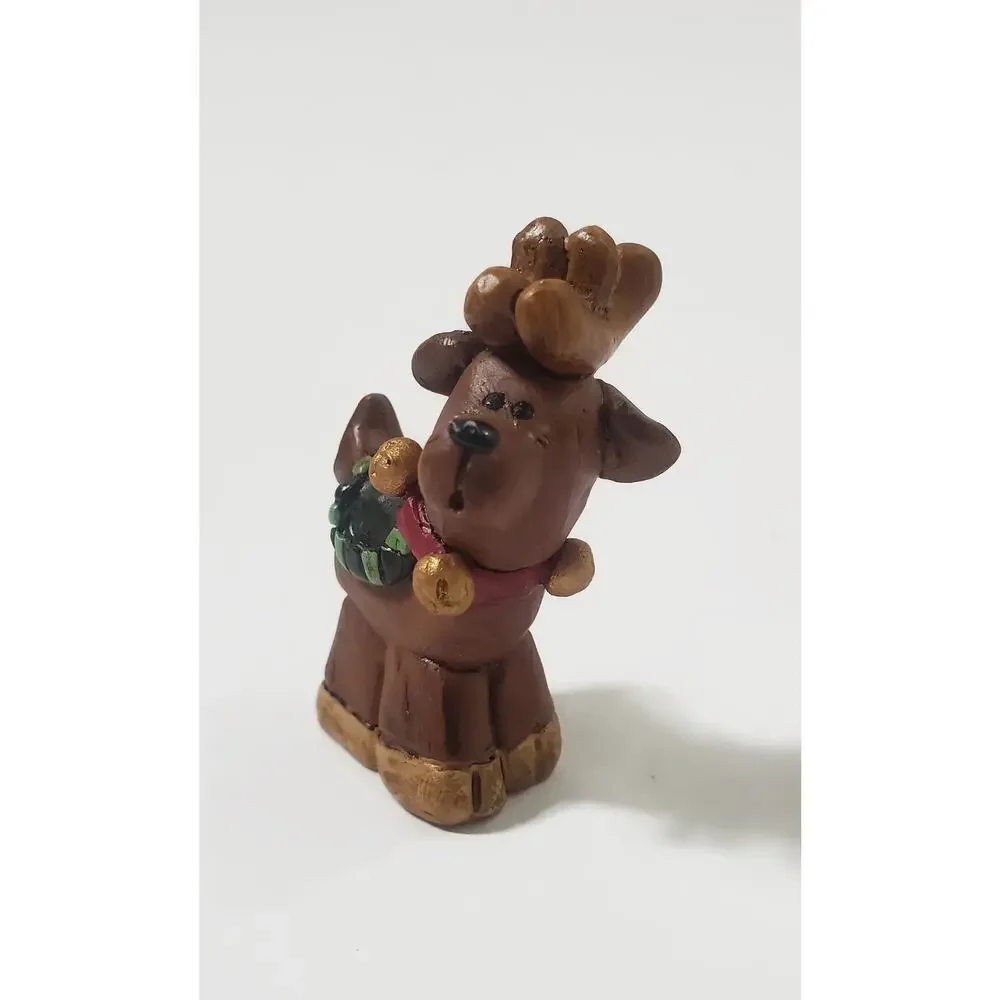 Suzi Skoglund Reindeer Christmas Holiday Folk Art Resin Figurine 2 in. 1999